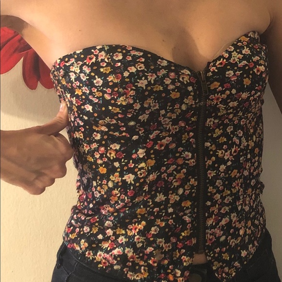 Strapless zip up corset-like top - Picture 7 of 8